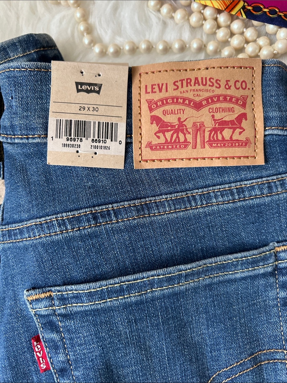 NET • Levi's 724 High Rise Slim Straight Jeans - Medium Blue - Picture 4 of 13